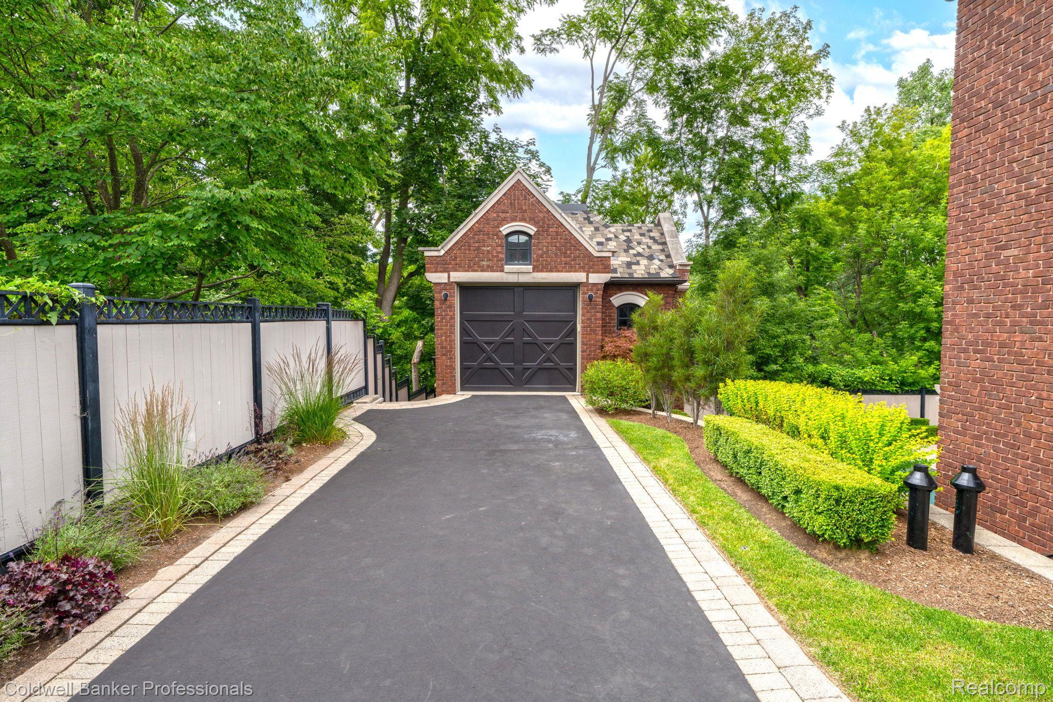 500 7th Street Rochester, MI 48307 - Photo 6 of 60 Gallery Image 6