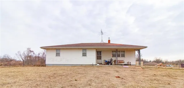 $280,000 | 33425 Bonar Road, Creighton, MO 64739
