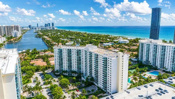 $425,000 | 19380 Collins Avenue, Unit 1103, Sunny Isles Beach, FL 33160