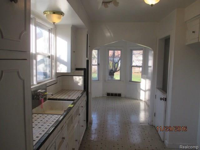 15043 Charles R Avenue Eastpointe, MI 48021 - Photo 4 of 10 CharlesRMLS 004.jpg