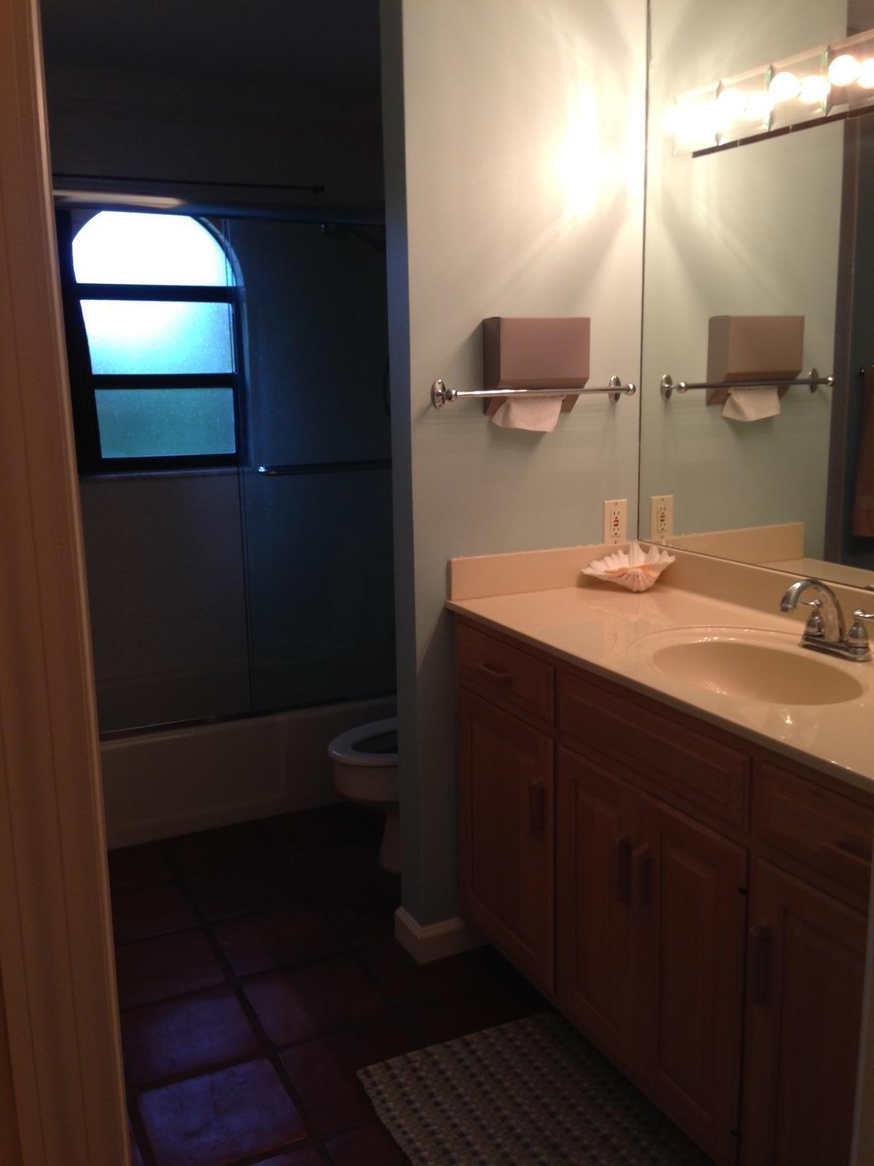 5378 Pennock Point Road Jupiter, FL 33458 - Photo 46 of 59 Guest Bath