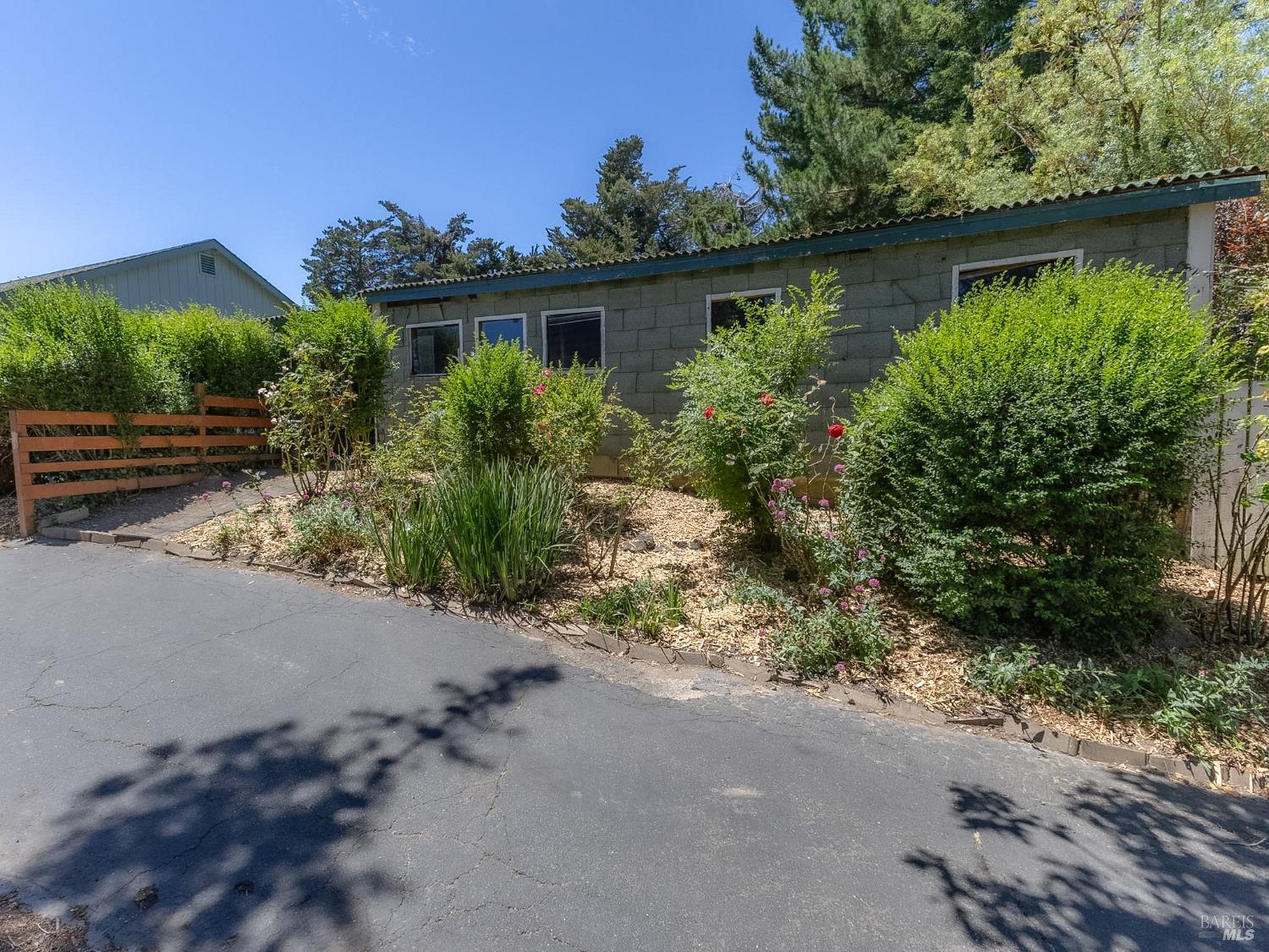 5718 Henning Road Sebastopol, CA 95472 - Photo 26 of 32 Barn # 1 near front entrance