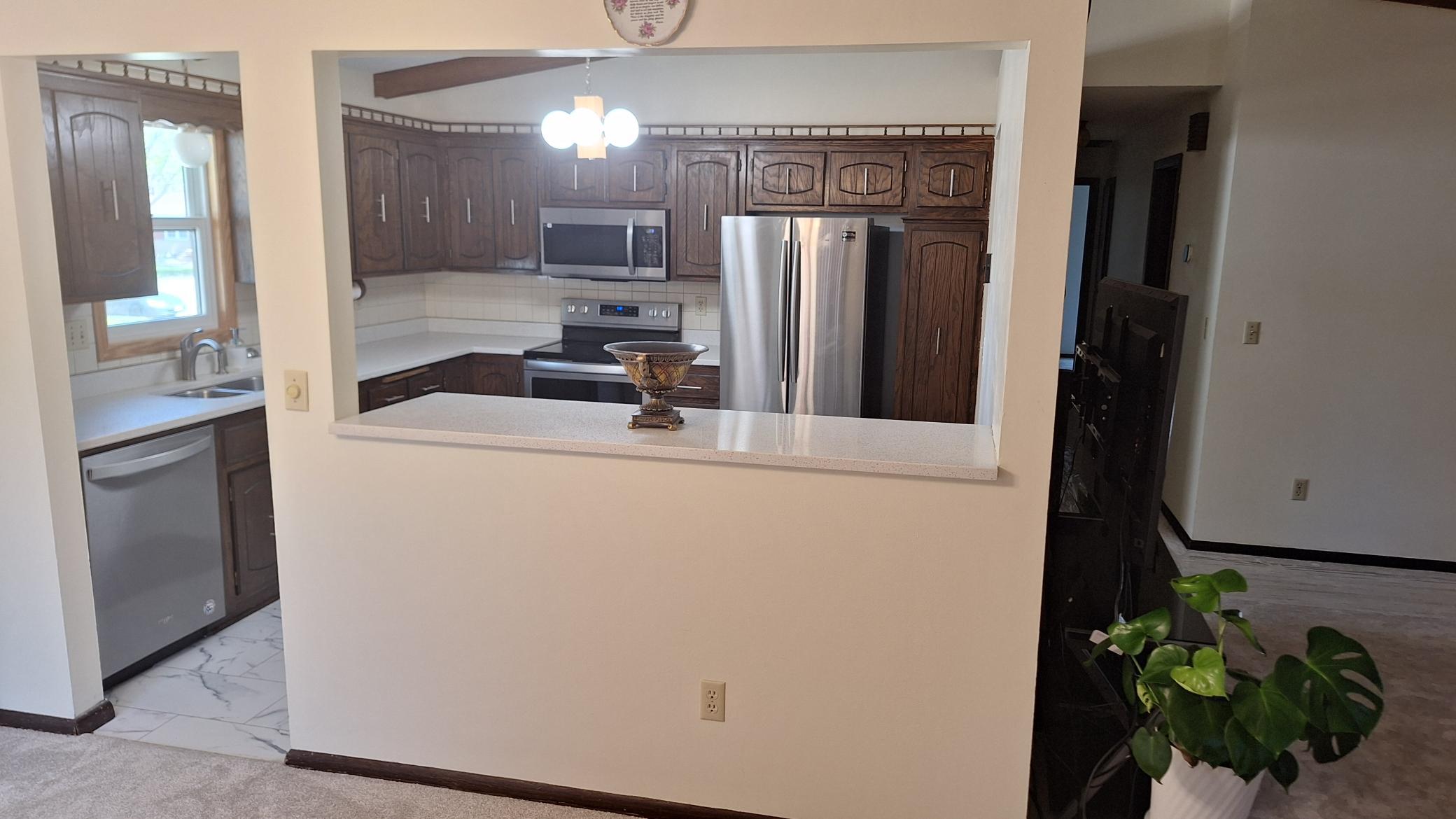 8106 Groveland Road Mounds View, MN 55112 - Photo 7 of 35