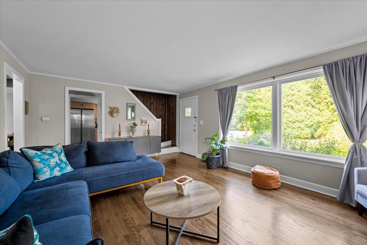 1002 Ridge Road Highland Park, IL 60035 - Photo 9 of 17 Gallery Image 9