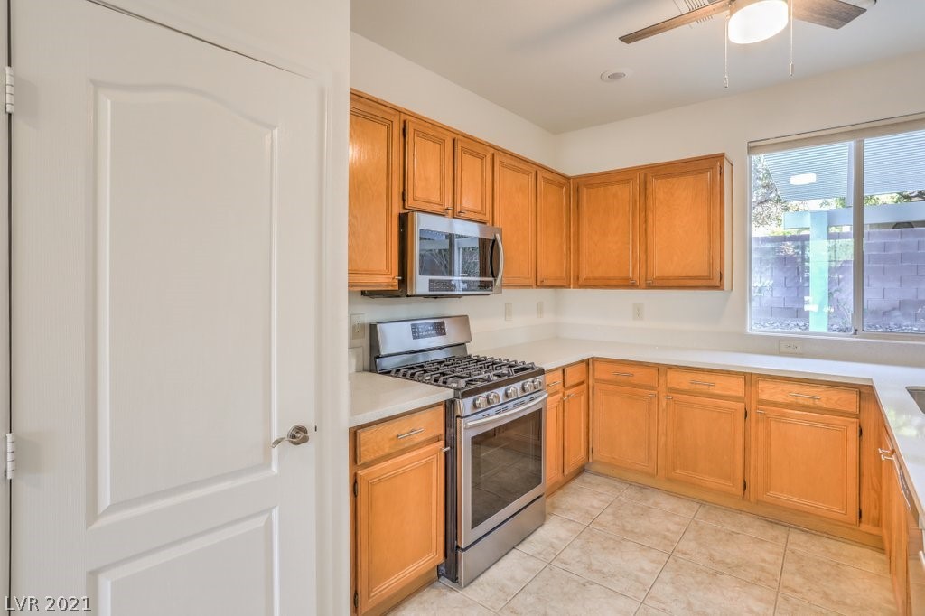 195 Ruby Ridge Avenue Henderson, NV 89002 - Photo 16 of 36 Gallery Image 16