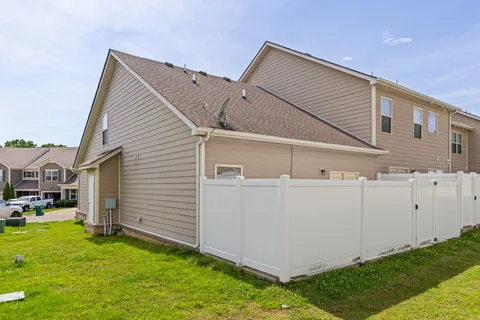 $335,000 | 4022 Commons Drive, Spring Hill, TN 37174