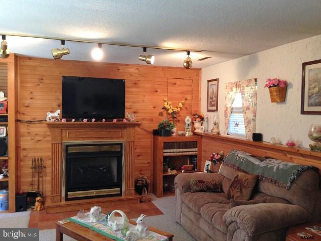 4371 Beaumont Road Dover, PA 17315 - Photo 6 of 36 Gallery Image 6