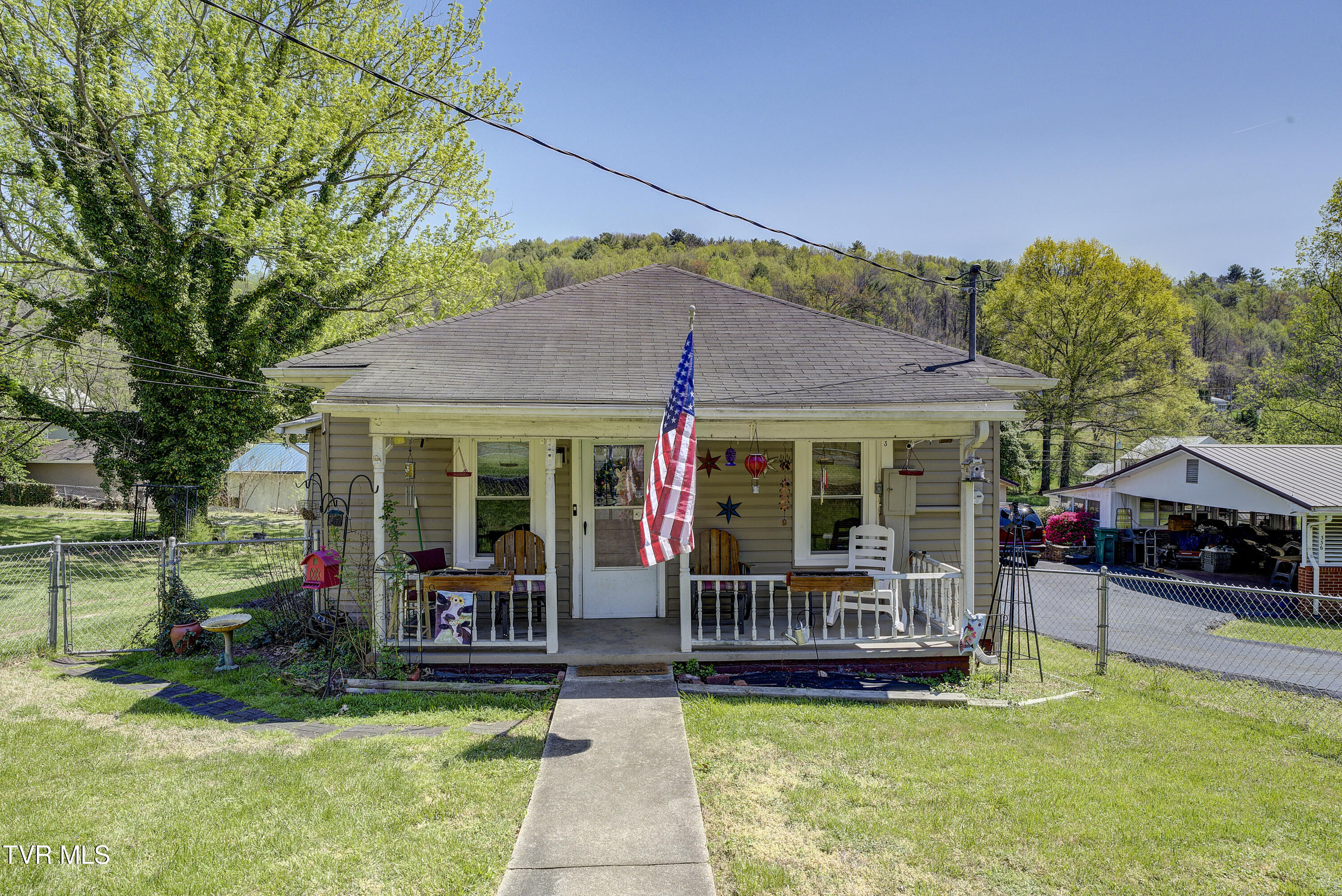 340 North Mohawk Drive Erwin, TN 37650 - Photo 1 of 28 Mohwak-23