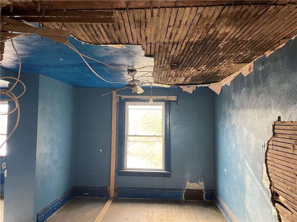 419 Robinson Street Pitcairn, PA 15140 - Photo 6 of 14 a view of entryway