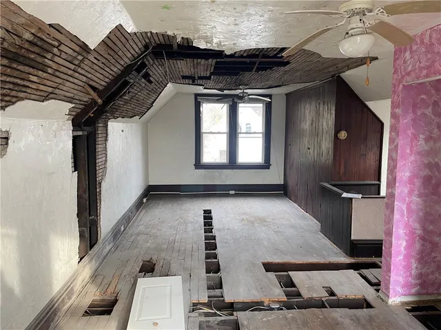 $40,000 | 419 Robinson Street, Pitcairn, PA 15140