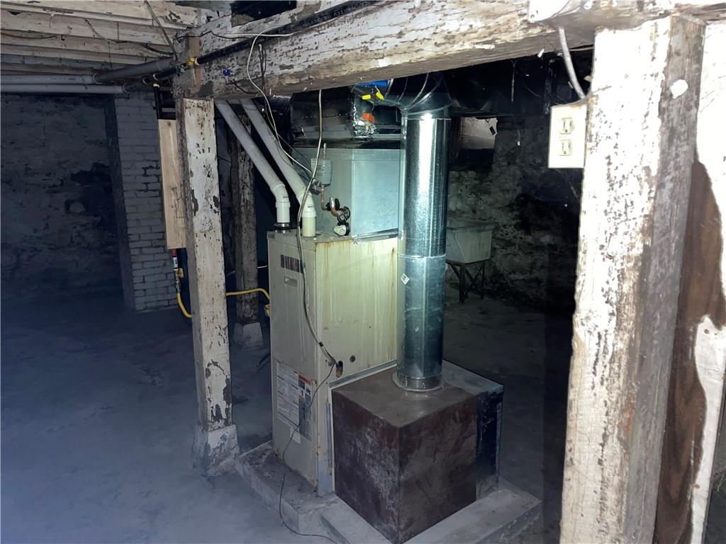 419 Robinson Street Pitcairn, PA 15140 - Photo 9 of 14