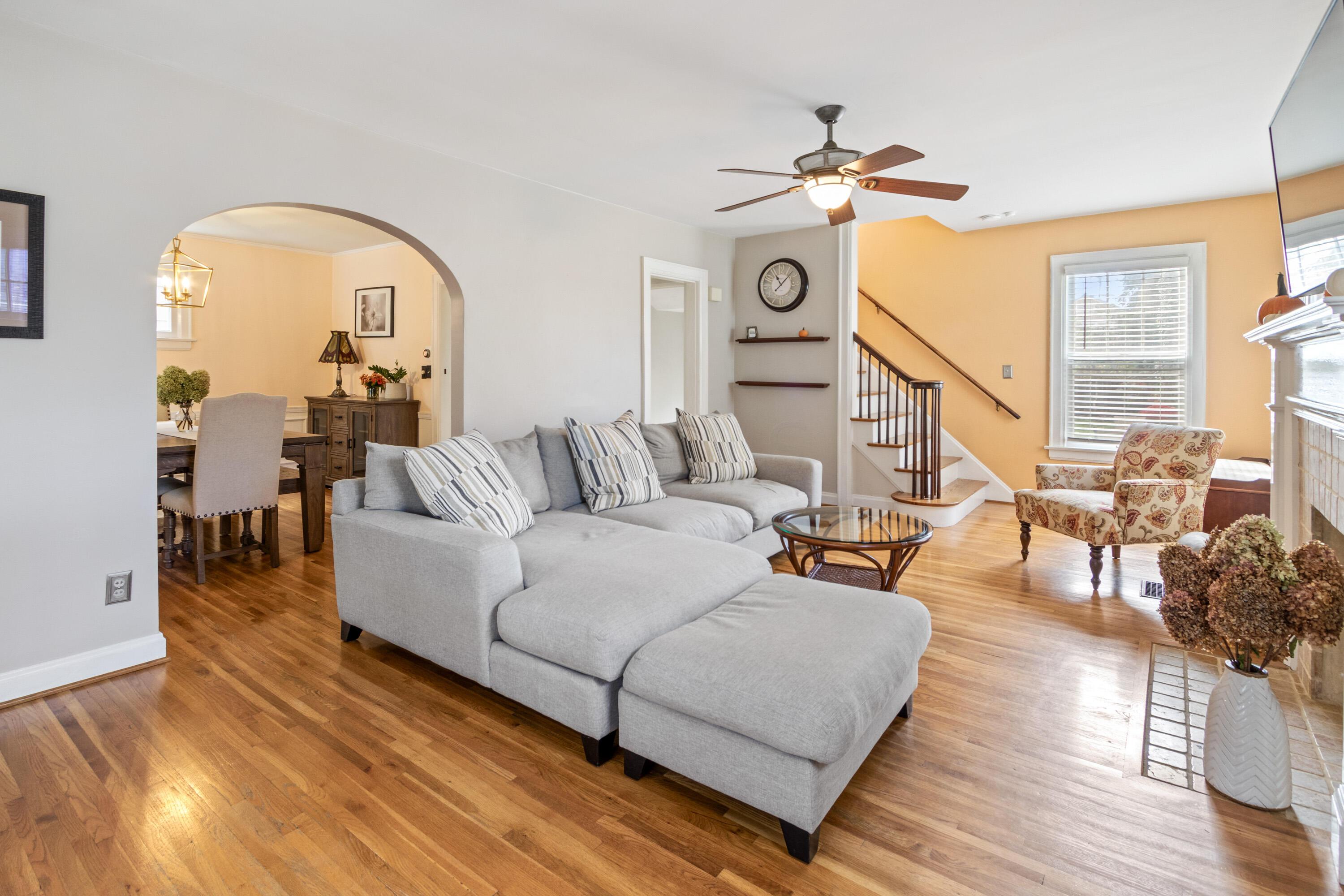 27 East Torrence Road Columbus, OH 43214 - Photo 3 of 26 27 E Torrence Road-5.jpg-FULL