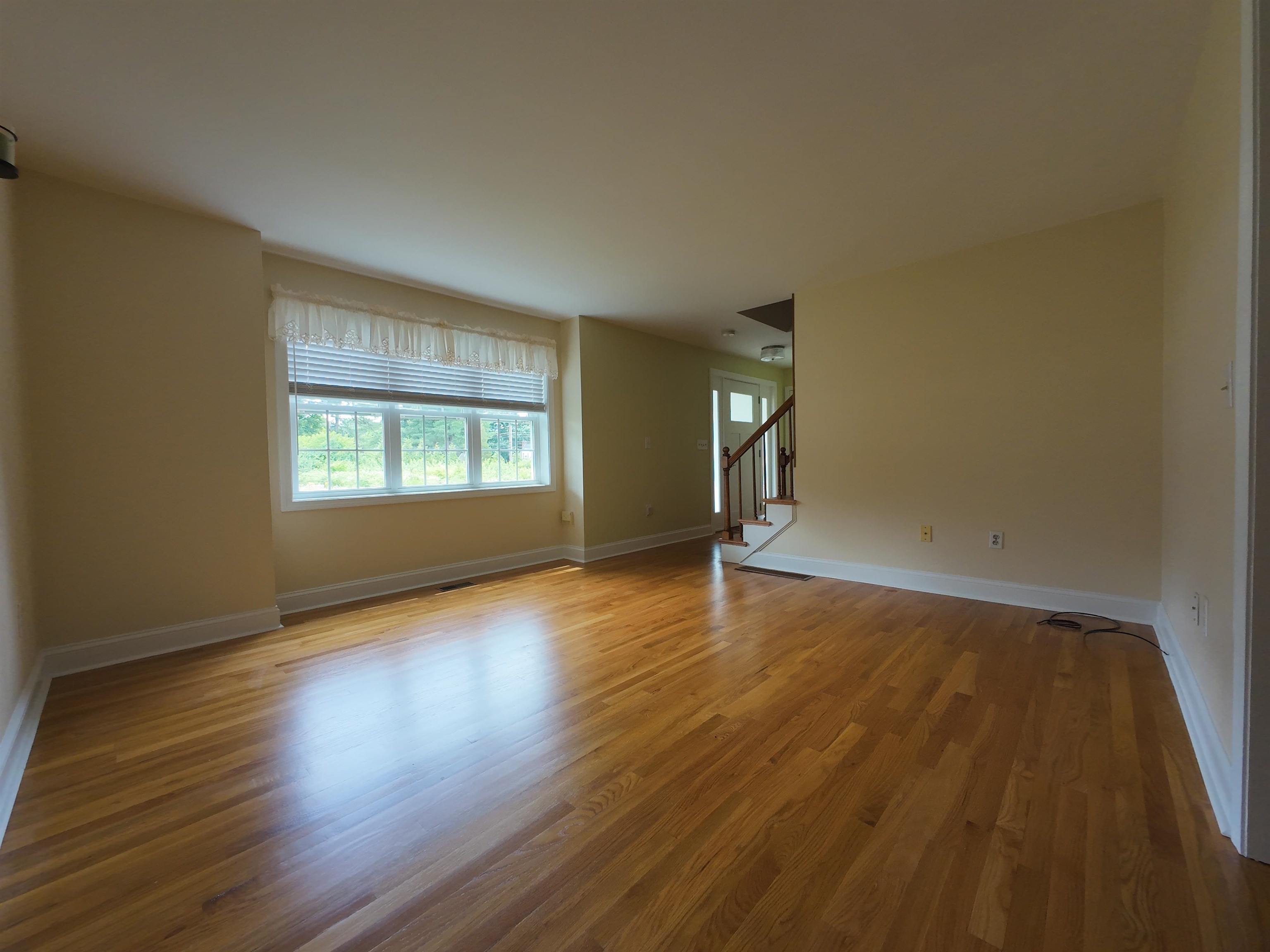 2 Farmington Road Nashua, NH 03060 - Photo 8 of 32 Gallery Image 8
