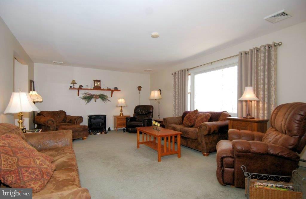 1007 Shady Beach Road Elkton, MD 21921 - Photo 4 of 30 Plenty of Entertaining Space in Livingroom