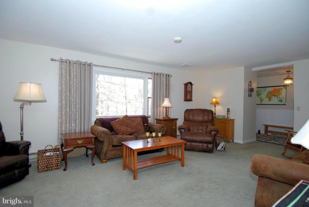 1007 Shady Beach Road Elkton, MD 21921 - Photo 10 of 30 Huge Livingroom Great for Social Gatherings