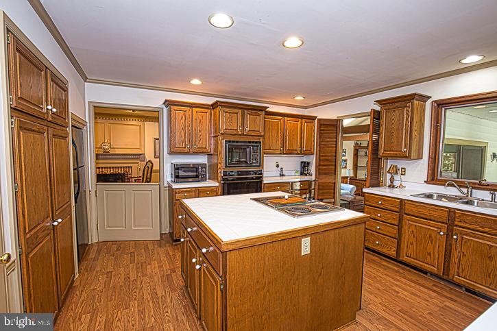 623 Douglas Road Salisbury, MD 21801 - Photo 21 of 64 Kit has half door to DR/LR