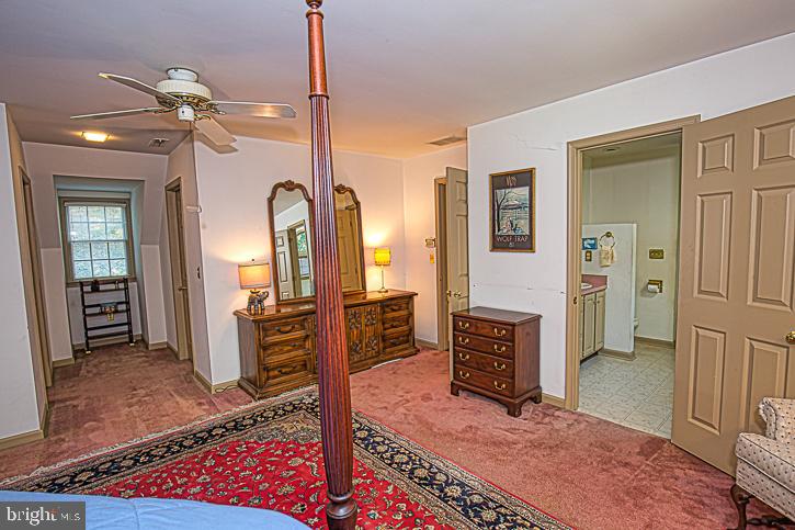 623 Douglas Road Salisbury, MD 21801 - Photo 33 of 64 Double walk in closets in alcove and door to bath