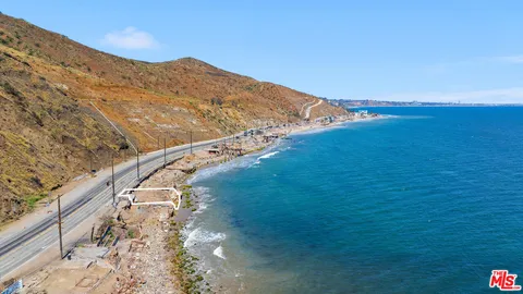 $1,595,000 | 19302 Pacific Coast Highway, Malibu, CA 90265