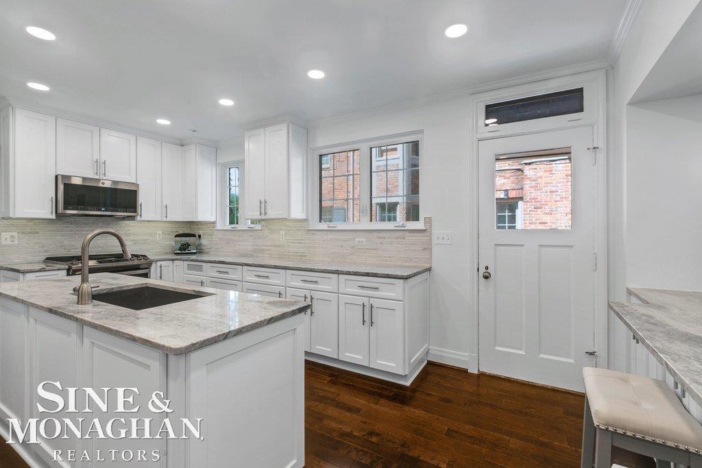 466 Lincoln Road Grosse Pointe, MI 48230 - Photo 13 of 61 50059932-12.JPG