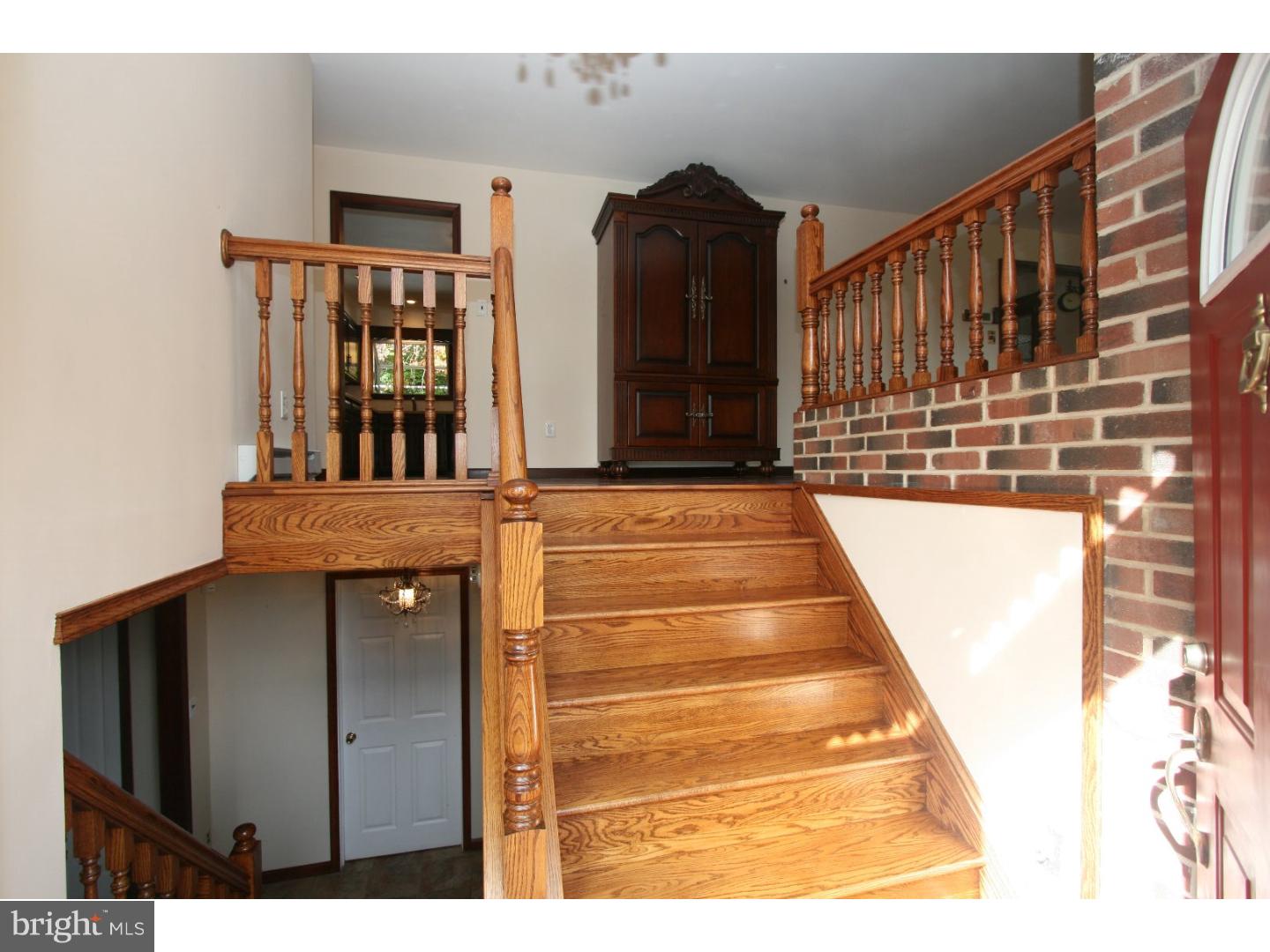 5500 Chelsea Road Aston, PA 19014 - Photo 2 of 25 Foyer