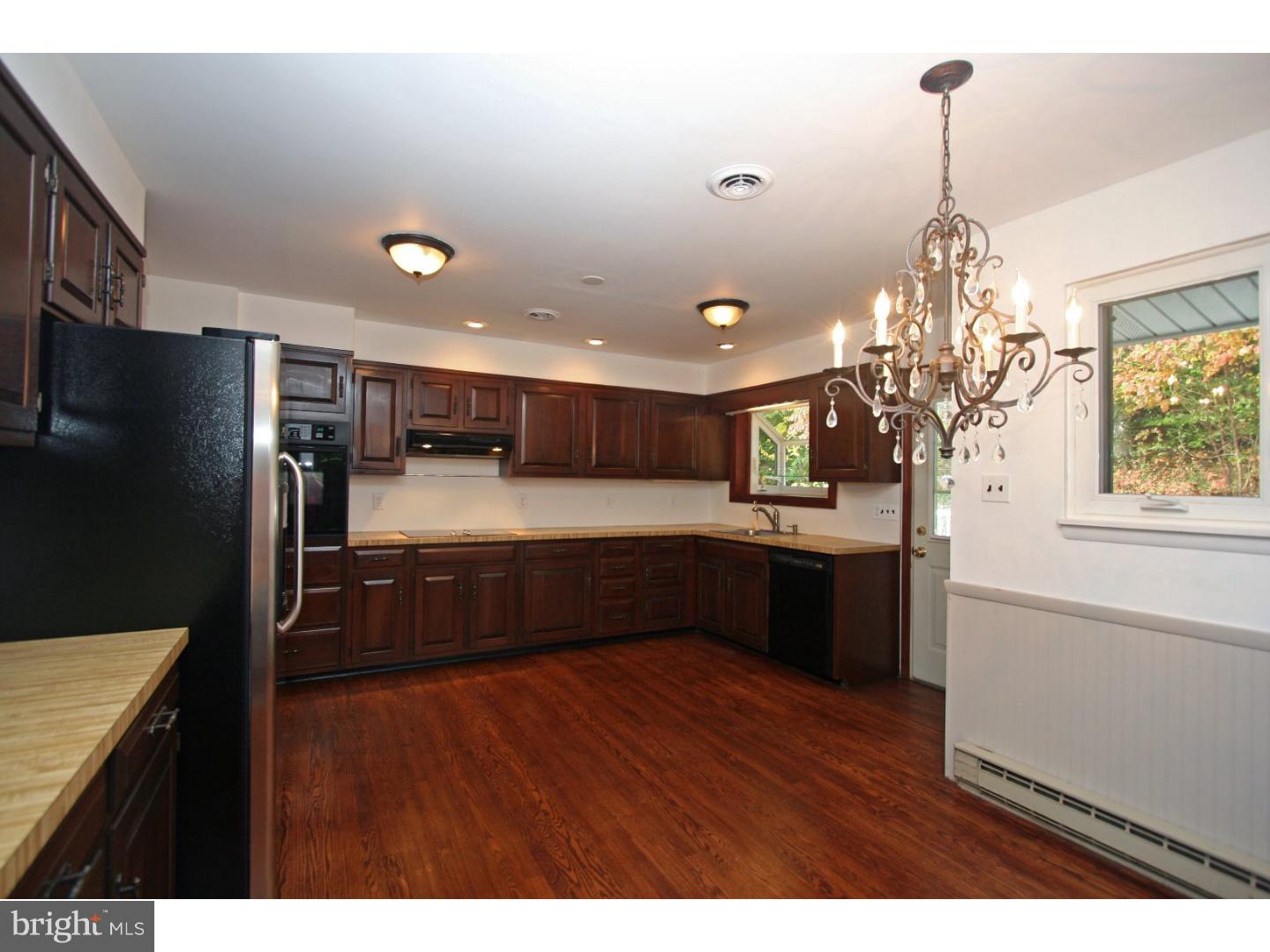 5500 Chelsea Road Aston, PA 19014 - Photo 6 of 25 Kitchen