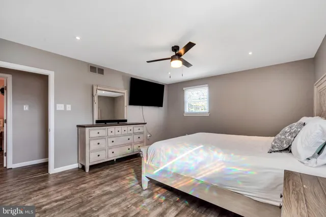 $525,000 | 121 Marlborough Avenue, Mount Ephraim, NJ 08059