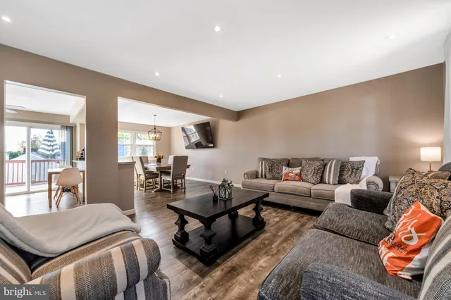 $525,000 | 121 Marlborough Avenue, Mount Ephraim, NJ 08059