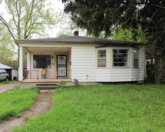$39,900 | 2835 Begole Street, Flint, MI 48504