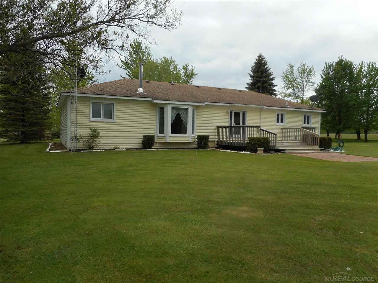 6867 Aitken Road Lexington, MI 48450 - Photo 5 of 20 31321356-4.JPG