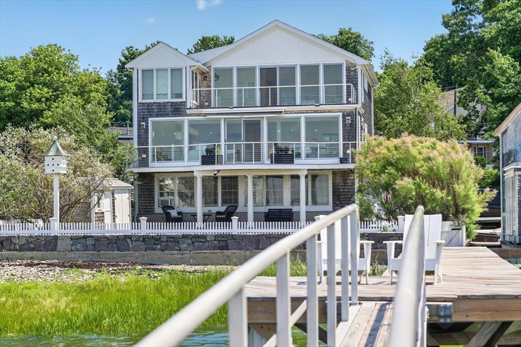 9 Beach Road Hingham, MA 02043 - Photo 2 of 34