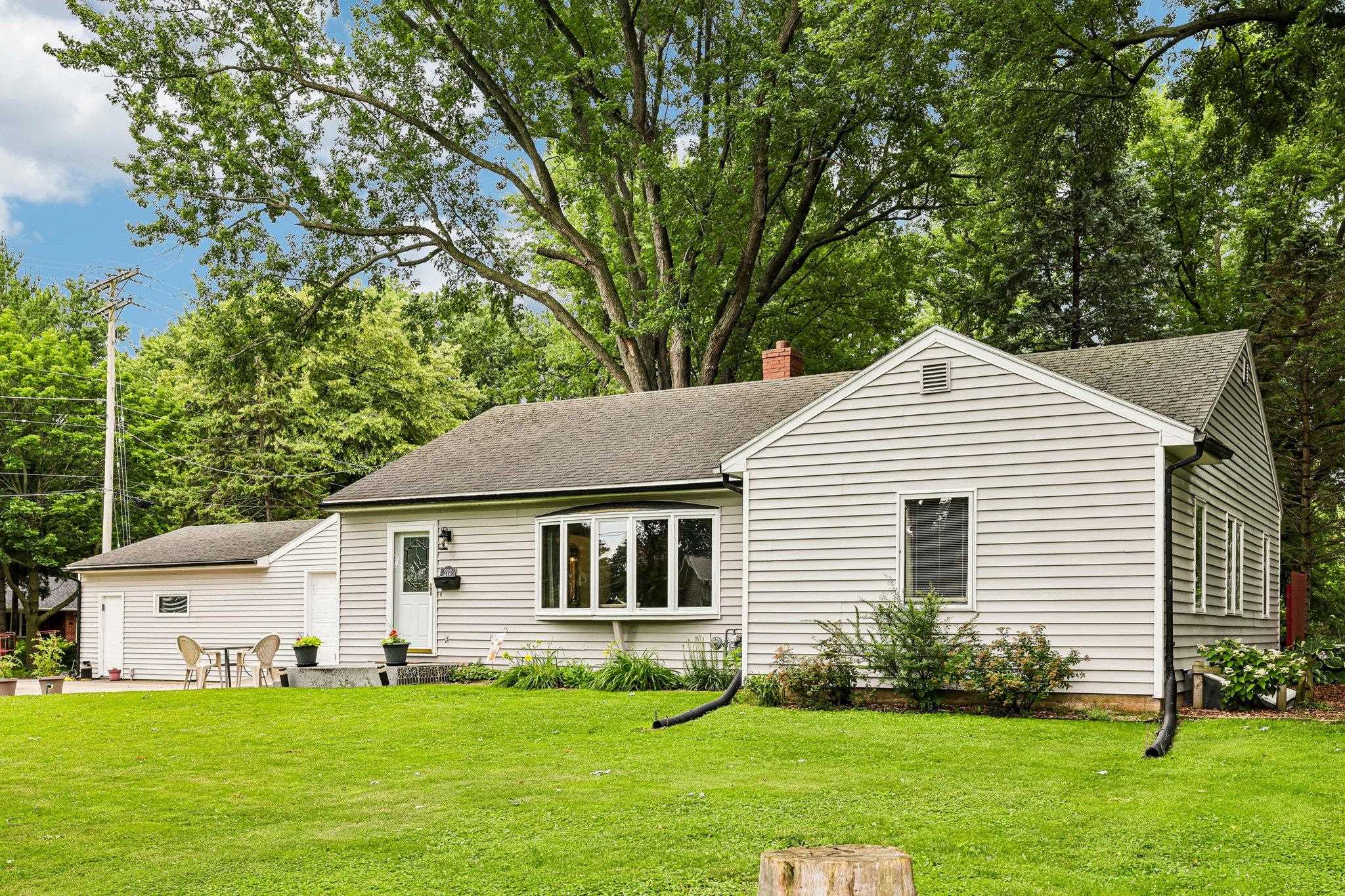 213 East Winnequah Road Madison, WI 53716 - Photo 3 of 47