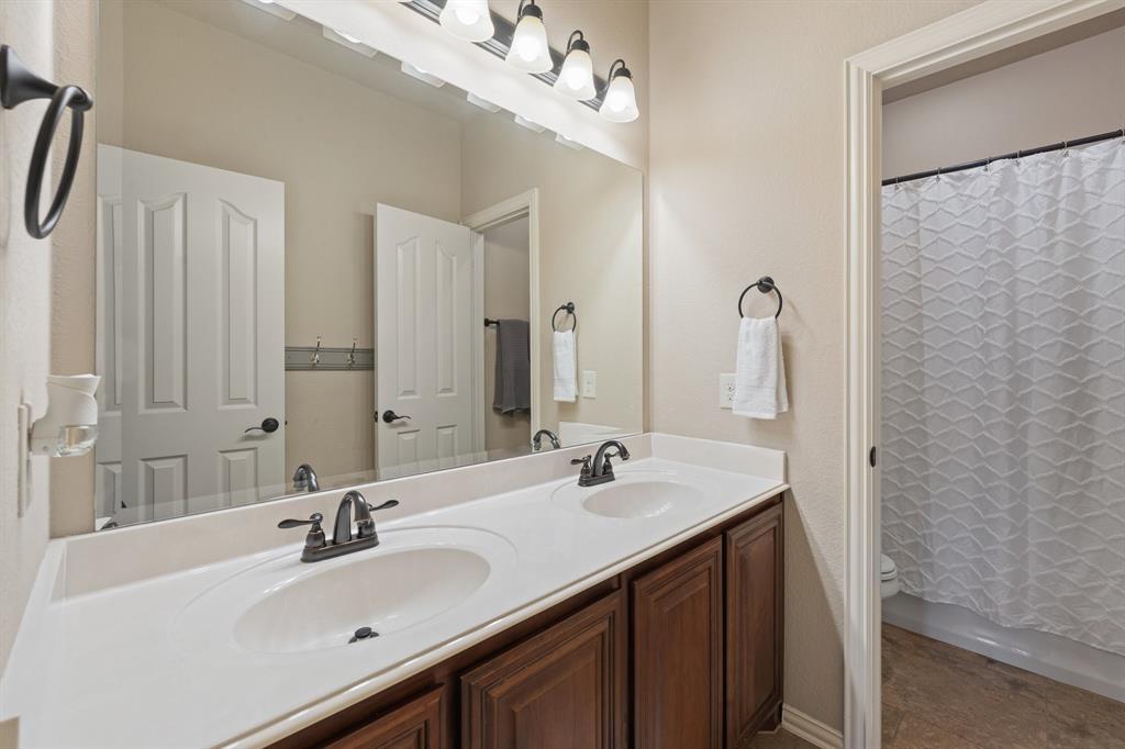 1112 Cardinal Ridge Road Burleson, TX 76028 - Photo 24 of 36 Gallery Image 24