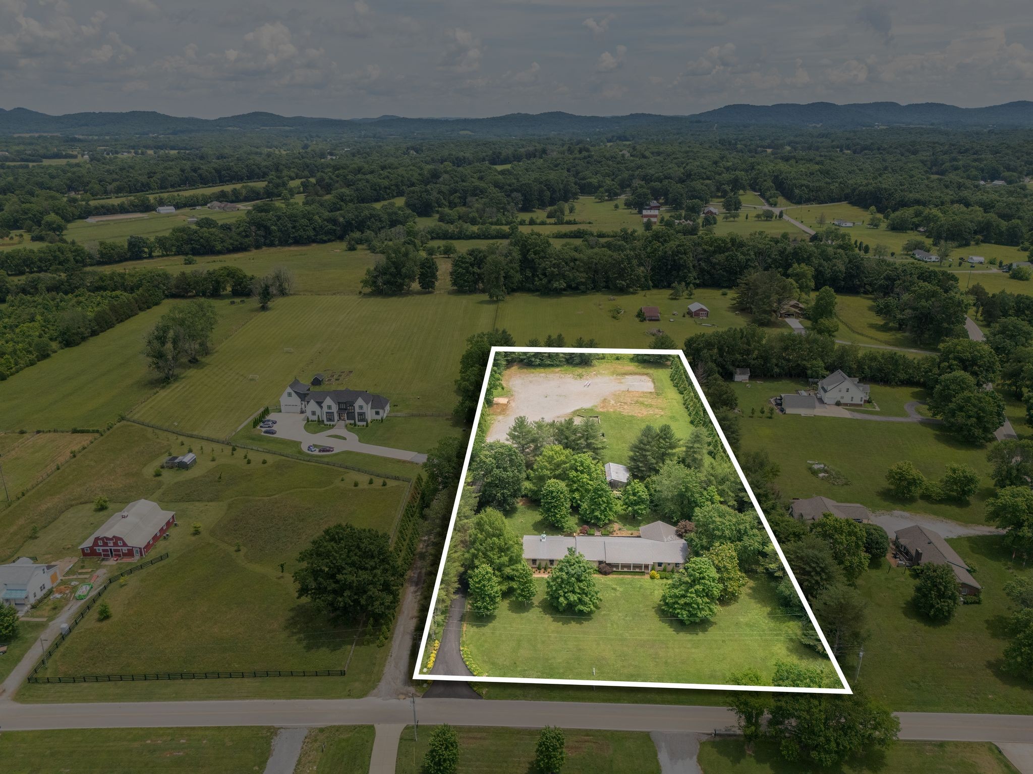 9133 12 Corners Road Lascassas, TN 37085 - Photo 5 of 56