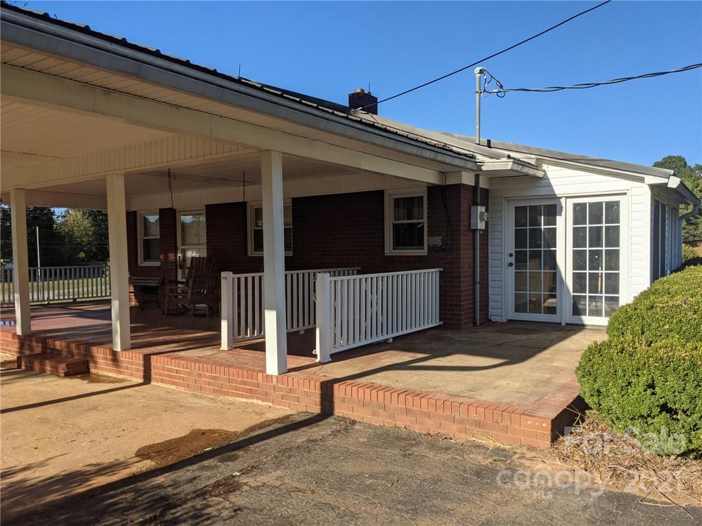 2079 Withers Road Maiden, NC 28650 - Photo 4 of 27 Gallery Image 4