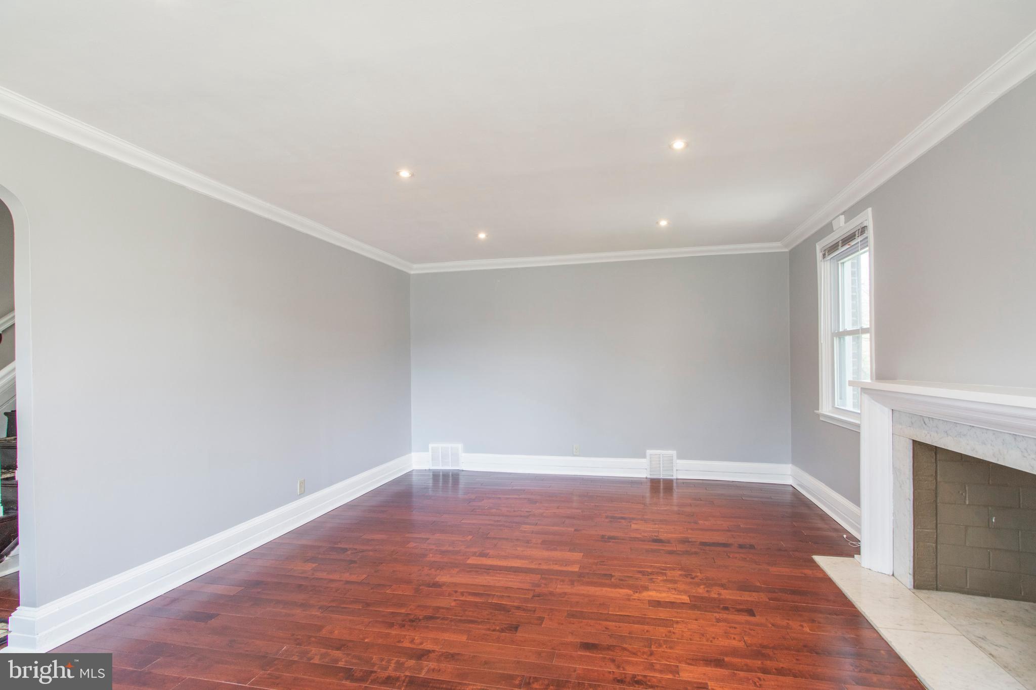 1139 Ashbourne Road Cheltenham, PA 19012 - Photo 7 of 58 Living Room