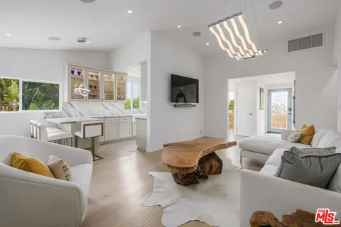 $3,399,000 | 7168 Birdview Avenue, Malibu, CA 90265