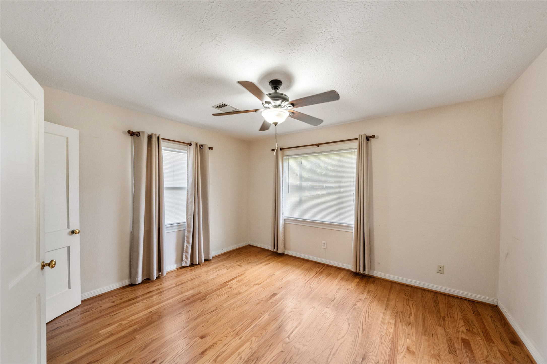 1034 Lamonte Lane Houston, TX 77018 - Photo 7 of 31