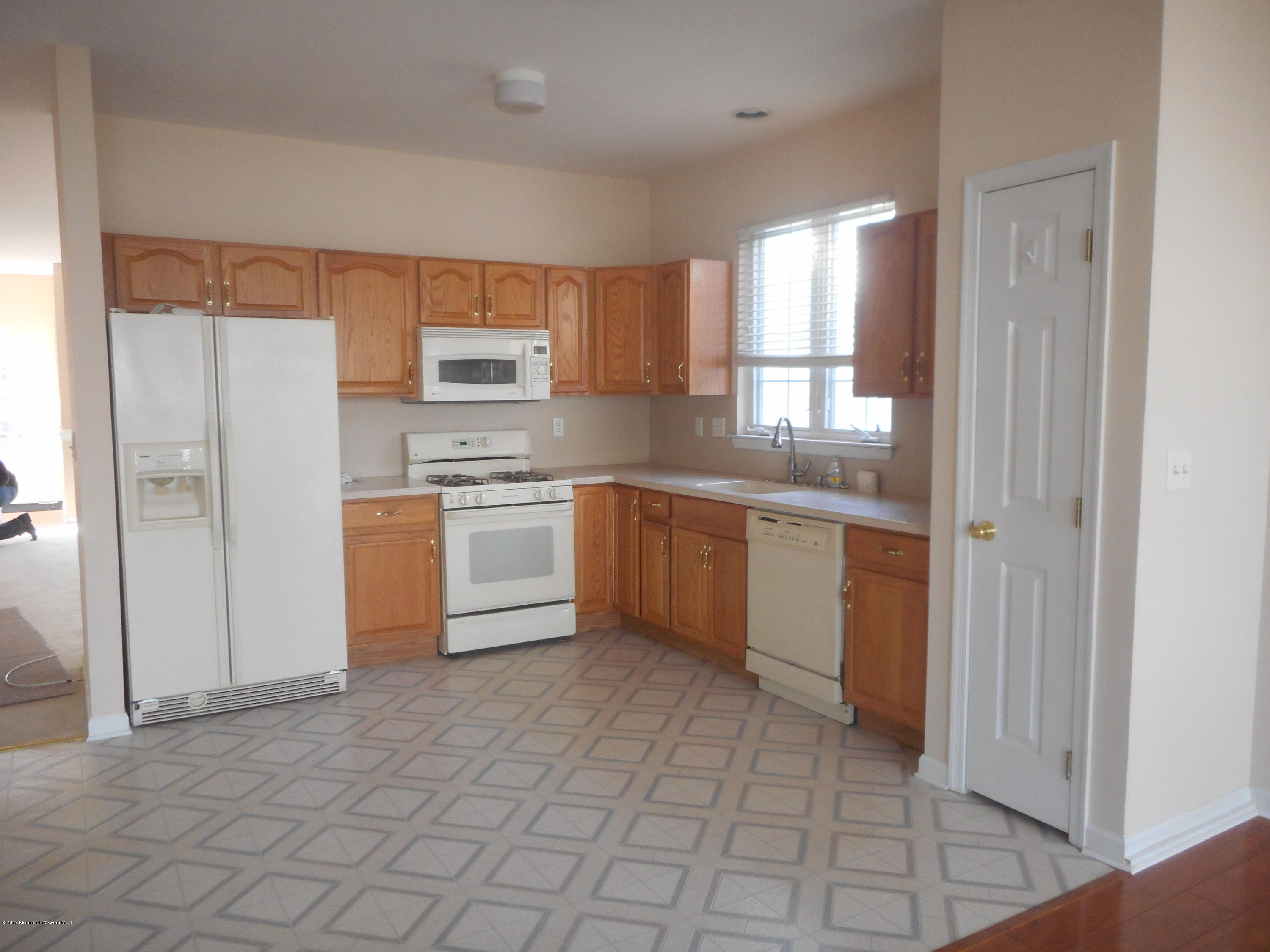 6 Shelley Road Brick, NJ 08724 - Photo 4 of 9 6shelley (18)