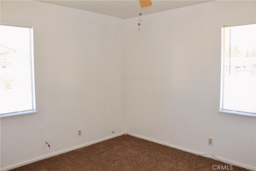 15975 Venango Road Apple Valley, CA 92307 - Photo 12 of 23 Primary Bedroom