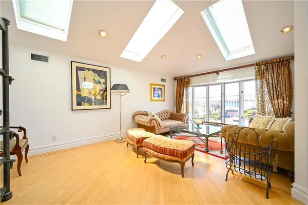 $1,675,000 | 2743 East 66th Street | Mill Basin