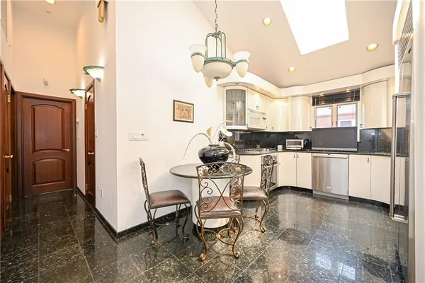 $1,675,000 | 2743 East 66th Street | Mill Basin