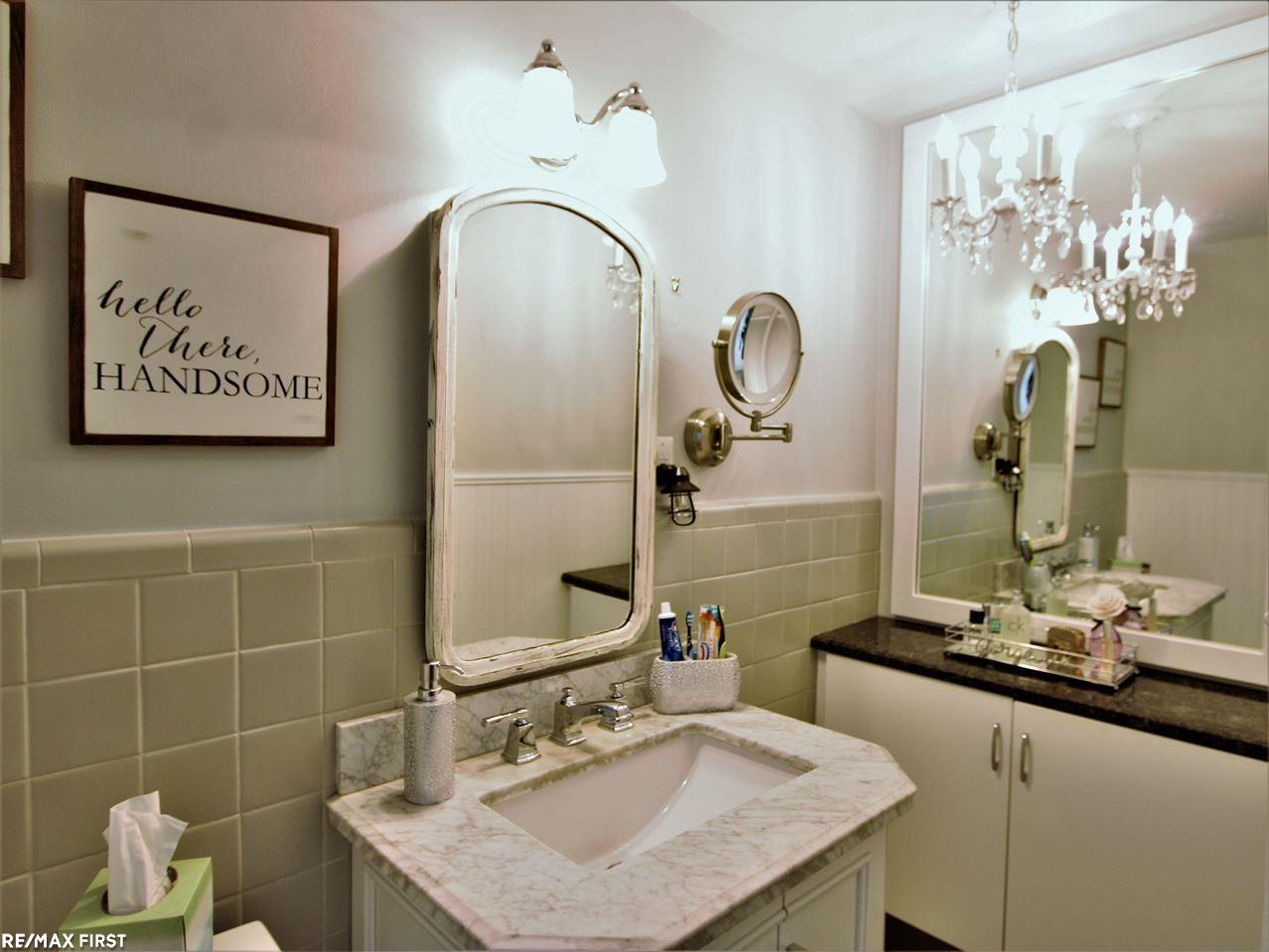 1661 Newcastle Road Grosse Pointe, MI 48236 - Photo 21 of 35 50045185-20.JPG