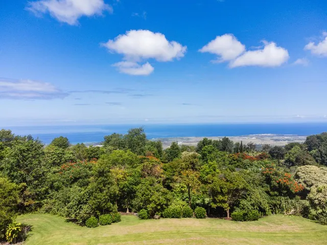 $2,750,000 | 73-4566 Kukuki Street, Kailua-Kona, HI 96740