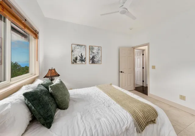 $2,750,000 | 73-4566 Kukuki Street, Kailua-Kona, HI 96740