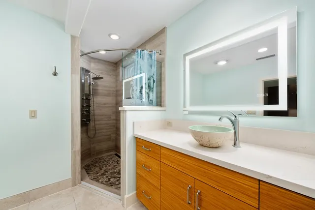 $2,750,000 | 73-4566 Kukuki Street, Kailua-Kona, HI 96740