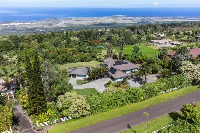 $2,750,000 | 73-4566 Kukuki Street, Kailua-Kona, HI 96740