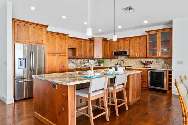 $2,750,000 | 73-4566 Kukuki Street, Kailua-Kona, HI 96740