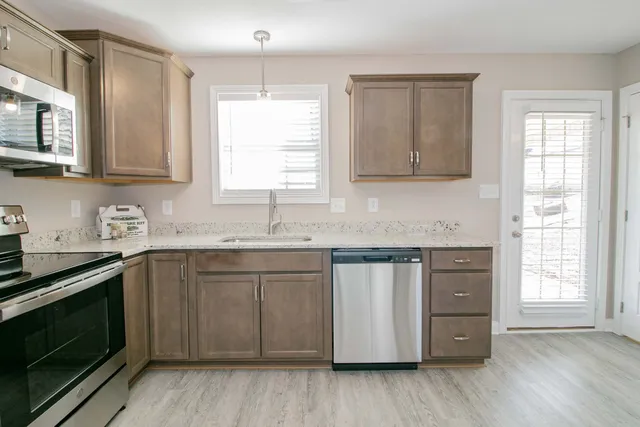 $1,830 | 4007 Ft Sumter Drive, Clarksville, TN 37042