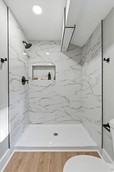 4015 Moffat Court Decatur, GA 30035 - Photo 18 of 34 a bathroom with a bathtub and shower