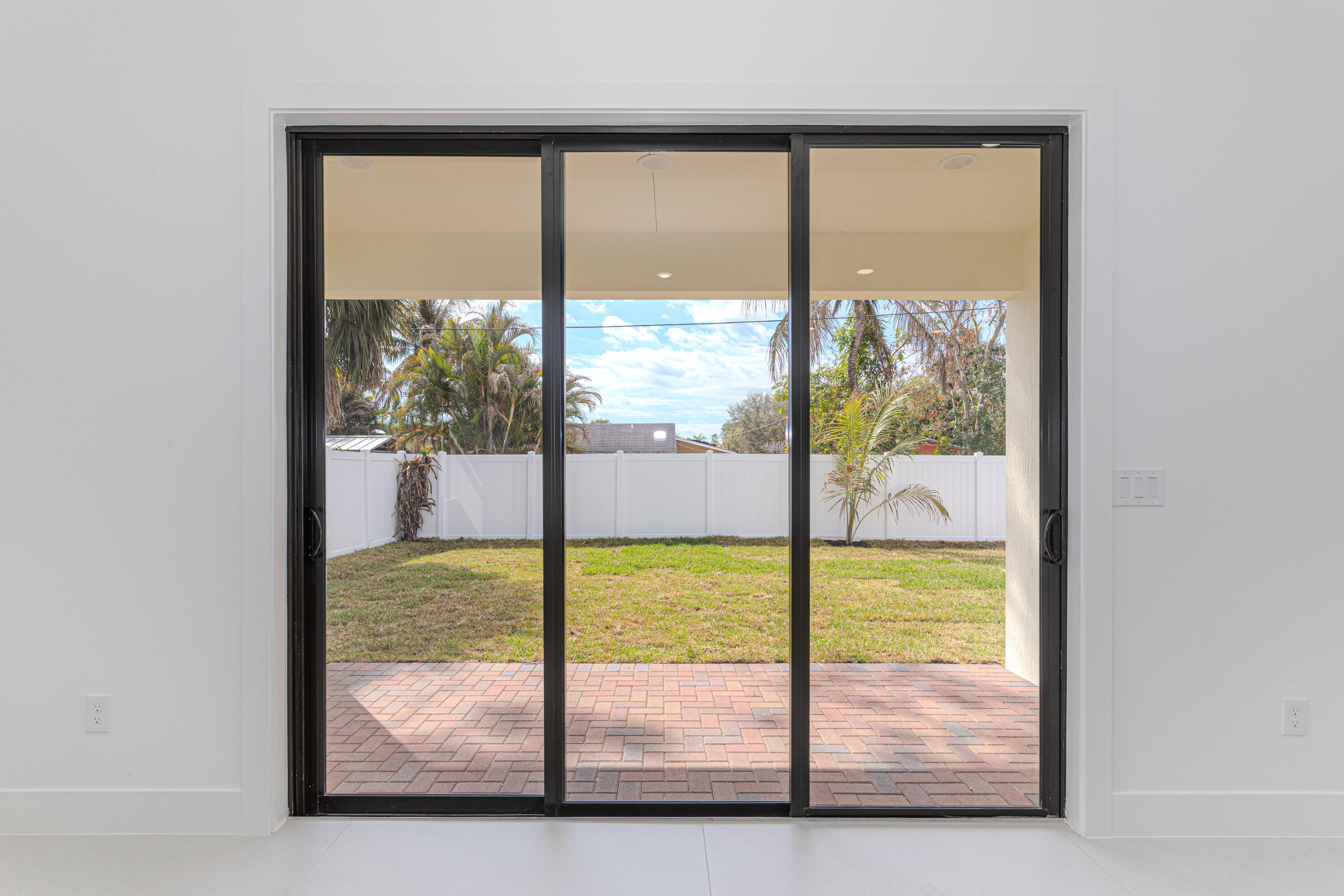 308 4th Street Jupiter, FL 33458 - Photo 10 of 51 a view of an empty room and window